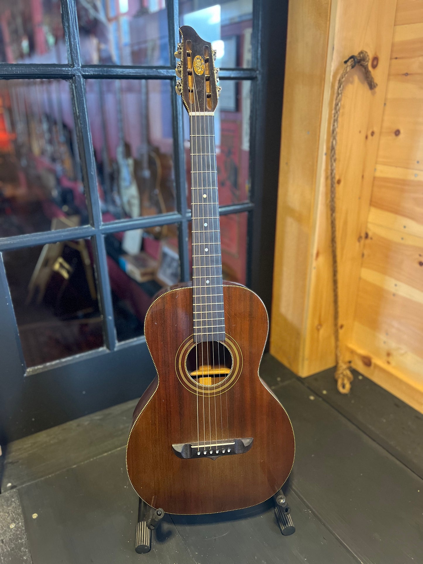 1929 Stromberg-Voisinet Parlor Guitar